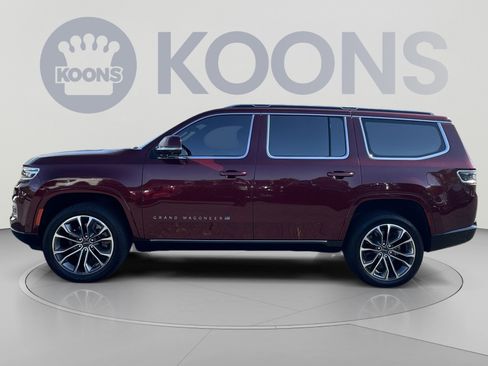Used 2022 Jeep Grand Wagoneer Series III w/ Rear Seat Video Group 1 AWD/4WD image 7
