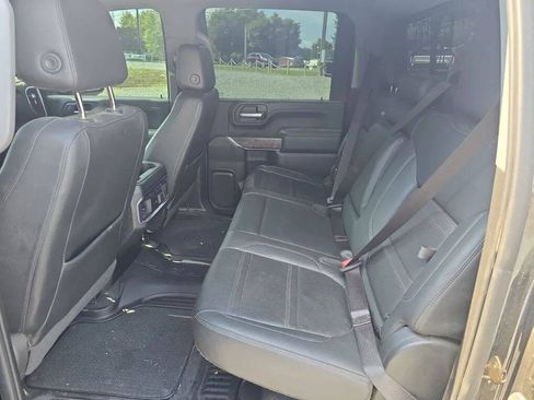 Used 2023 GMC Sierra 2500 Denali w/ Denali Ultimate Package AWD/4WD image 9