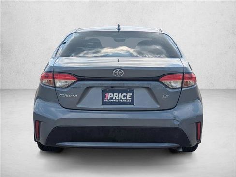 Used 2022 Toyota Corolla LE FWD image 3
