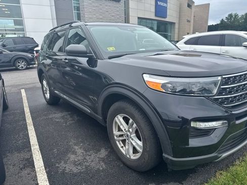 Used 2021 Ford Explorer XLT w/ Equipment Group 202A AWD/4WD image 2