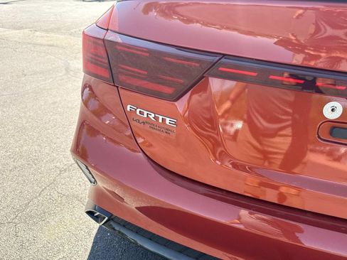 Used 2023 Kia Forte GT-Line w/ GT-Line Premium Package FWD image 5