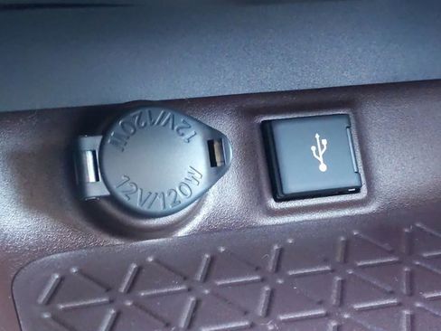 Used 2021 Toyota RAV4 Limited image 23