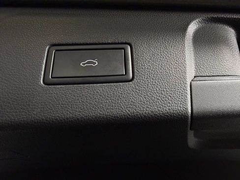 Used 2024 Volkswagen Atlas Peak Edition SE image 28