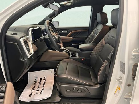 Certified 2025 GMC Canyon Denali AWD/4WD image 16