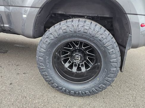 Certified 2023 Ford F450 Lariat w/ Camper Package image 31