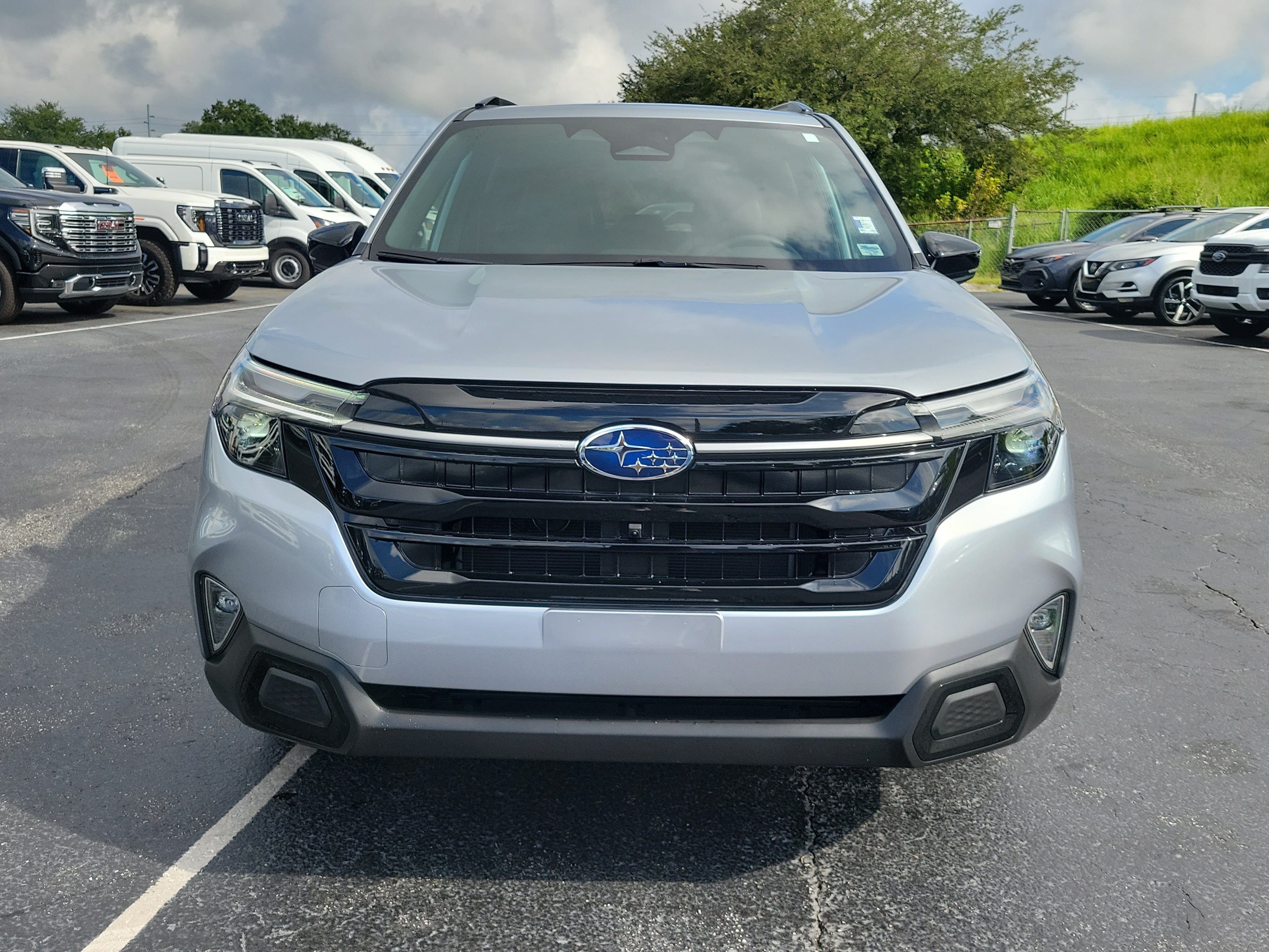 Used 2025 Subaru Forester Touring w/ Popular Package - Touring AWD/4WD image 2