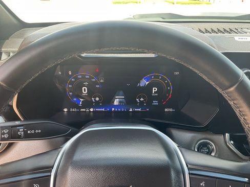 Used 2024 Chevrolet Colorado ZR2 w/ Technology Package image 12