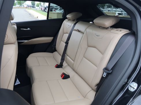Used 2024 Cadillac XT4 Luxury w/ Cold Weather Package AWD/4WD image 36
