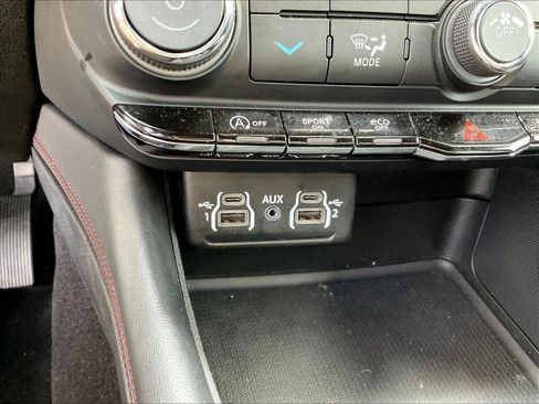 Used 2025 Dodge Durango GT AWD/4WD image 15