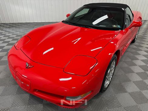Used 2002 Chevrolet Corvette Coupe w/ Preferred Equipment Group2 RWD image 6