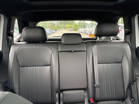 Used 2022 Volkswagen Tiguan SE R-Line AWD/4WD image 13