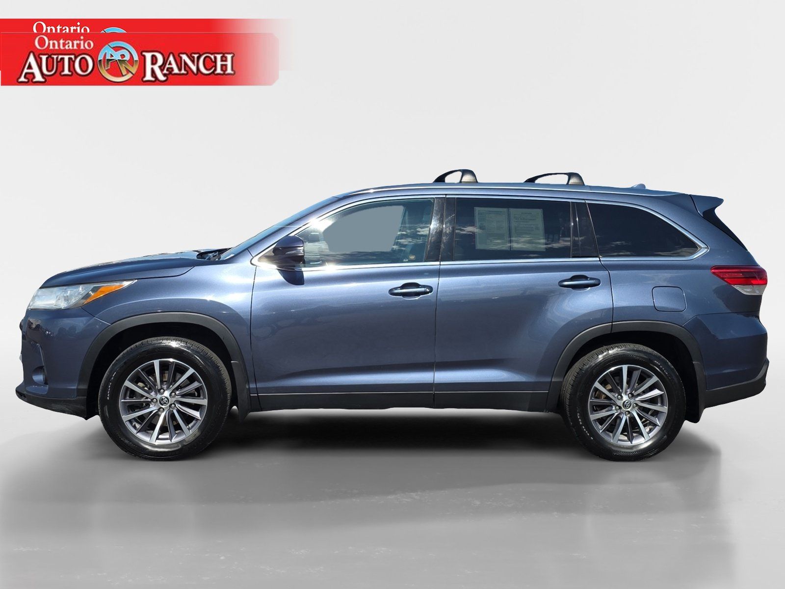 Used 2019 Toyota Highlander XLE AWD/4WD image 2