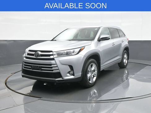 Used 2018 Toyota Highlander Limited AWD/4WD image 3