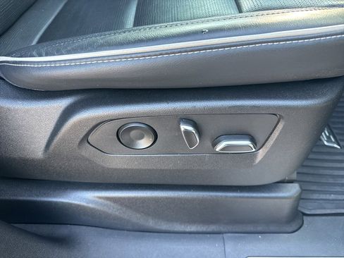 Used 2023 Cadillac Escalade ESV Premium Luxury image 53