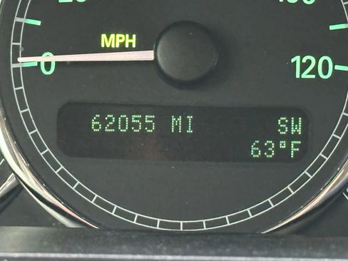 Used 2005 Buick LaCrosse CX w/ Silver Convenience Package image 4