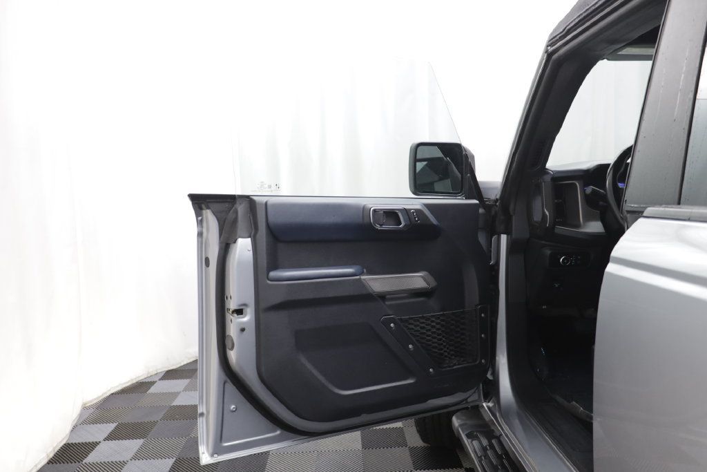 Used 2023 Ford Bronco Outer Banks AWD/4WD image 5