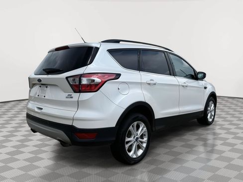 Used 2017 Ford Escape SE w/ Equipment Group 201A AWD/4WD image 6