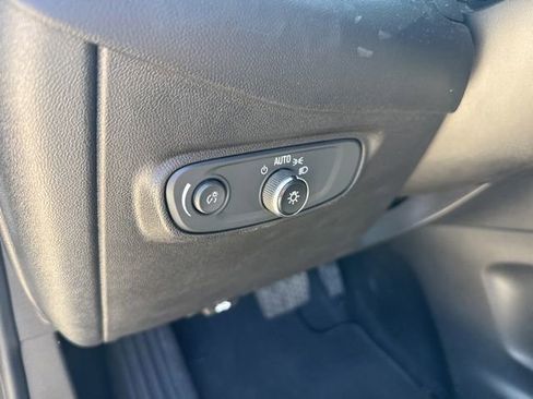 Used 2022 Chevrolet Equinox RS w/ Infotainment Package AWD/4WD image 19