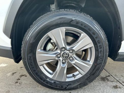 Used 2025 Toyota RAV4 XLE image 33