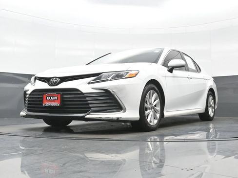 Used 2022 Toyota Camry LE FWD image 26