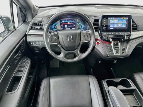 Used 2023 Honda Odyssey Sport image 3