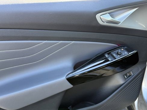 Used 2023 Volkswagen ID.4 Pro S image 11