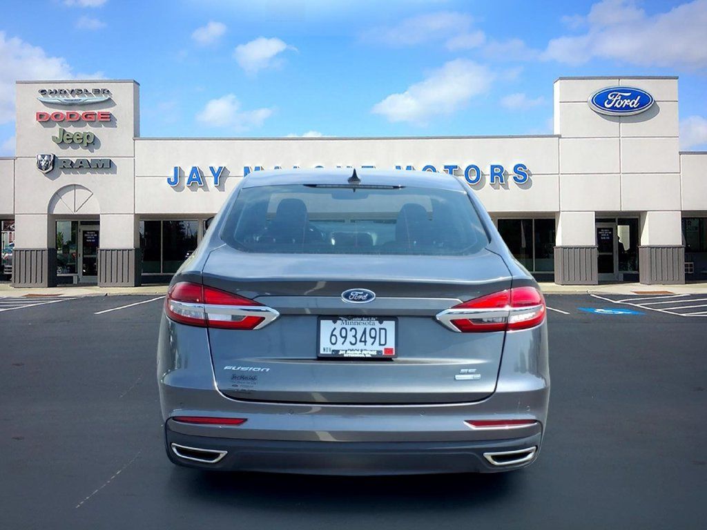 Used 2020 Ford Fusion SE AWD/4WD image 3