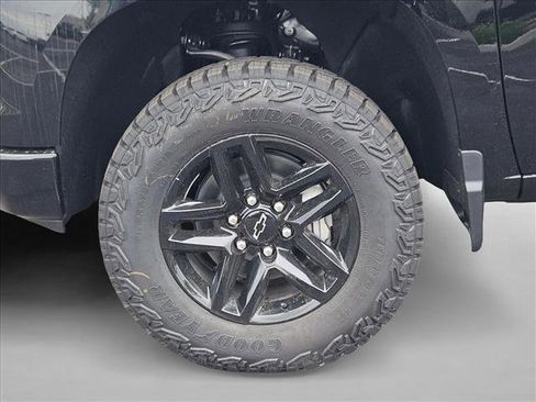 New 2026 Chevrolet Silverado 1500 Custom Trail Boss w/ LPO, Dark Essentials Package image 10