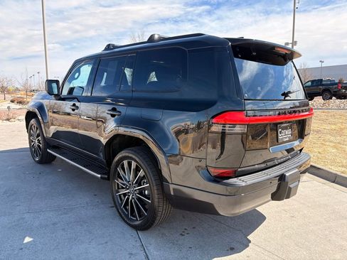 Used 2024 Lexus GX 550 w/ Accessory Package (2T) image 6