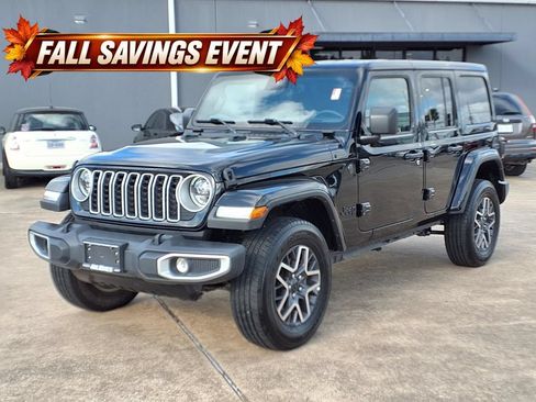 Used 2025 Jeep Wrangler Unlimited Sahara AWD/4WD image 3