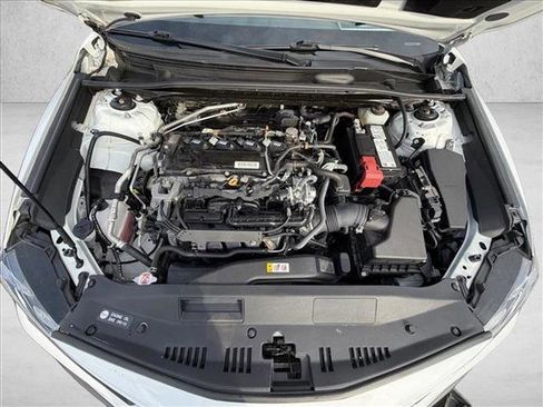 Used 2022 Toyota Camry SE image 10