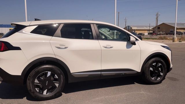 Used 2026 Kia Sportage LX AWD/4WD image 2