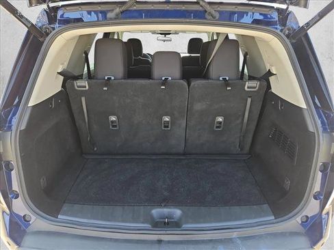 Used 2025 Nissan Pathfinder SV image 6