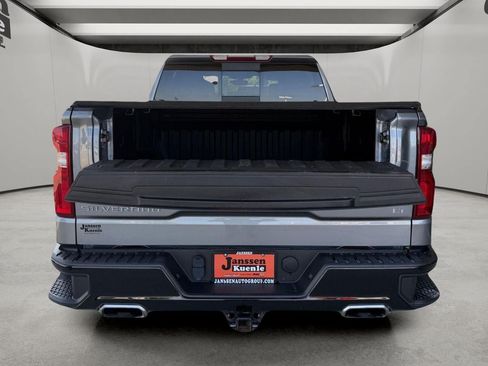 Used 2022 Chevrolet Silverado 1500 LT Trail Boss w/ Convenience Package II AWD/4WD image 5