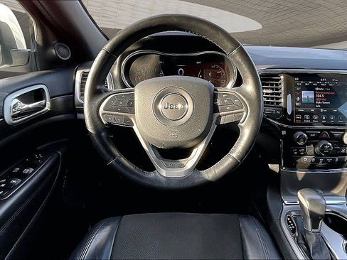 Used 2021 Jeep Grand Cherokee Laredo X RWD image 4