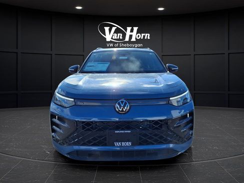 New 2026 Volkswagen Tiguan SE R-Line image 7