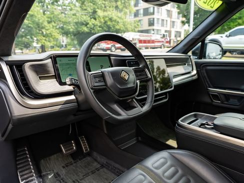 Used 2024 Rivian R1S Adventure AWD/4WD image 19