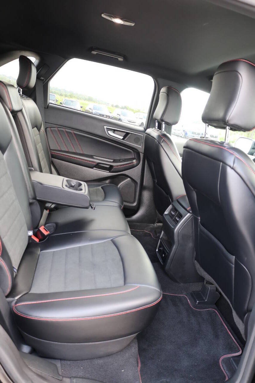 Used 2024 Ford Edge ST-Line AWD/4WD image 16