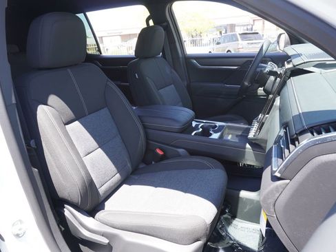 New 2025 GMC Acadia Elevation image 13