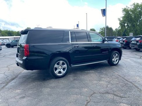 Used 2015 Chevrolet Suburban LTZ RWD image 12