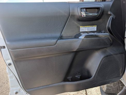 Used 2019 Toyota Tacoma TRD Off-Road AWD/4WD image 16