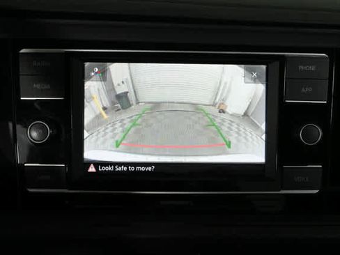 Used 2021 Volkswagen Jetta SE FWD image 5