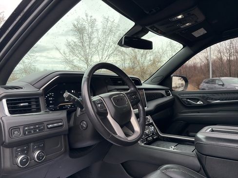 Used 2022 GMC Yukon XL Denali image 11