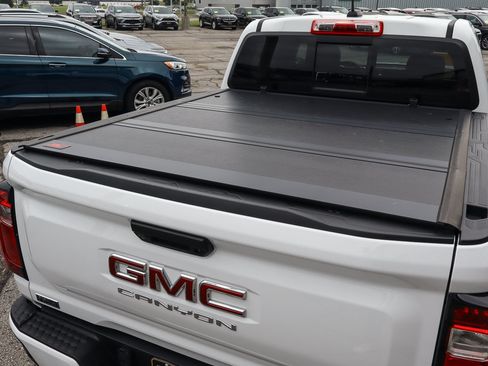 Used 2024 GMC Canyon Elevation w/ Convenience Package AWD/4WD image 5