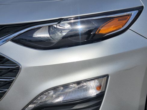 Used 2019 Chevrolet Malibu LT image 9