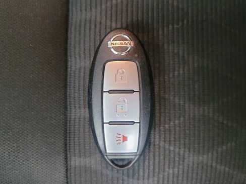 Used 2019 Nissan Titan SV RWD image 32