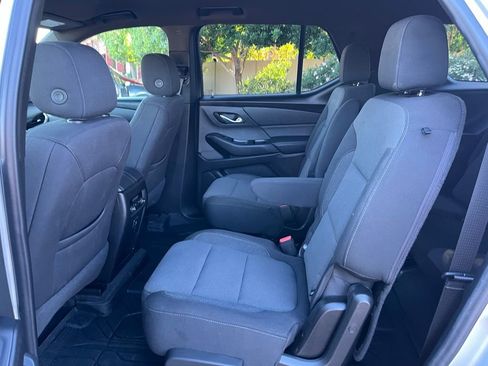 Used 2022 Chevrolet Traverse LT image 24