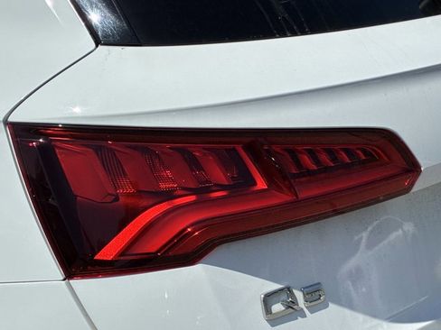 Used 2018 Audi Q5 Prestige w/ Prestige Package image 11