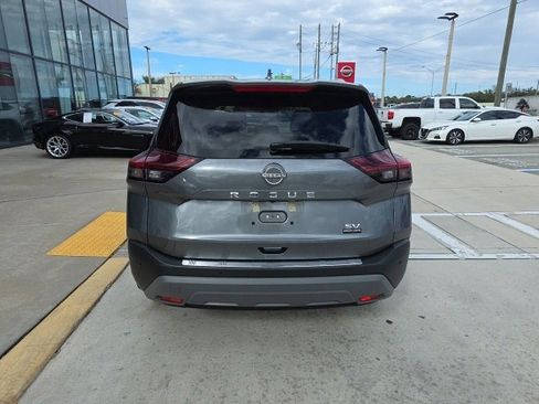 Used 2023 Nissan Rogue SV w/ SV Premium B Package image 5