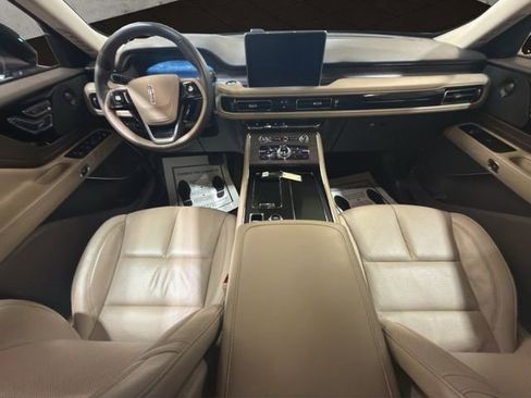Used 2024 Lincoln Aviator Reserve w/ Jet Package AWD/4WD image 2